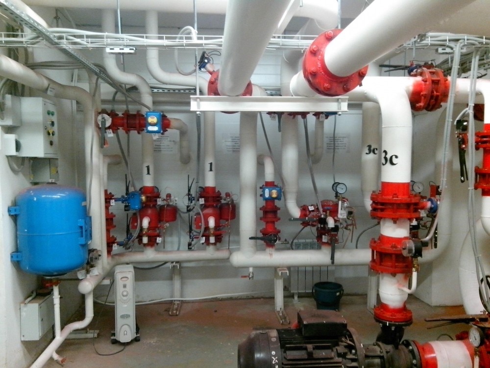 Как устроена система подачи горячей воды в здание?