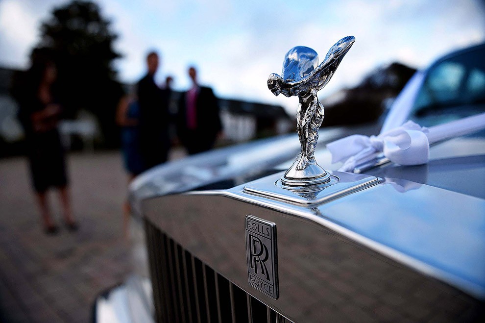 Символ легендарной королевской марки автомобилей Rolls-Royce — 24 фото