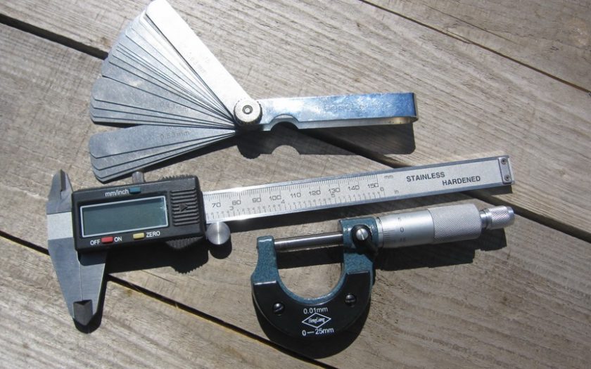 Измерение размеров деталей штангенциркулем и микрометрическим инструментом