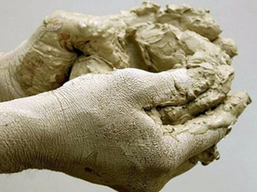 Что такое шамотная глина и для чего ее применяют?